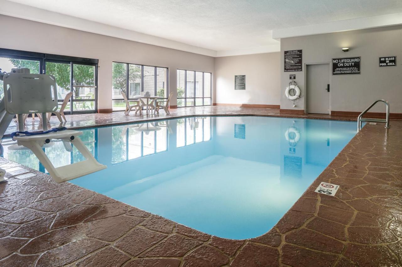 Holiday Inn Coralville - Iowa City By Ihg Buitenkant foto