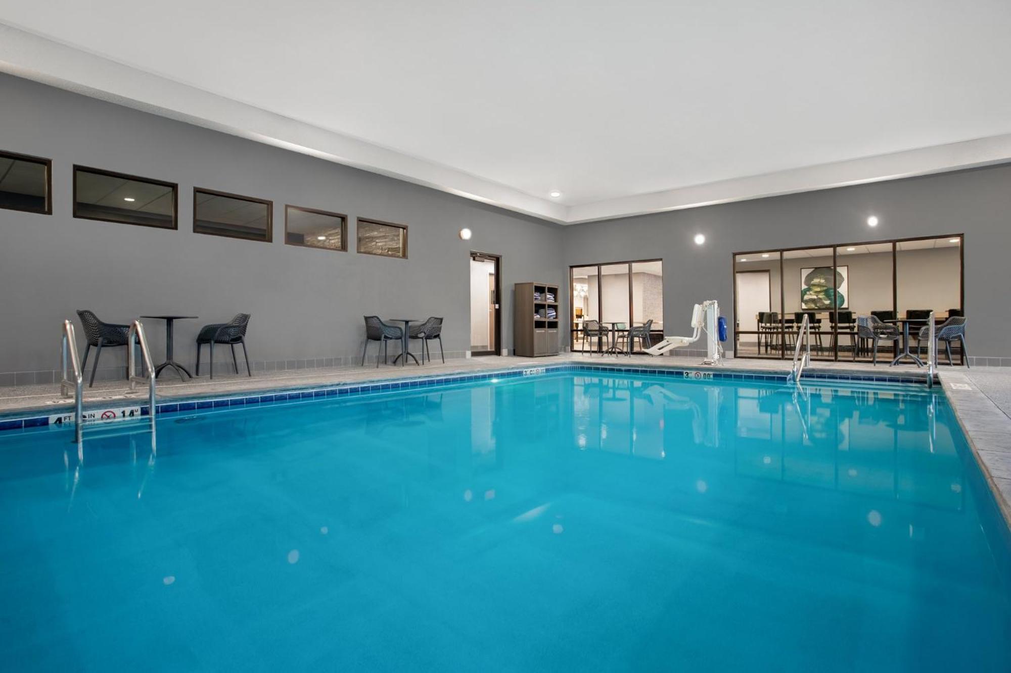 Holiday Inn Coralville - Iowa City By Ihg Buitenkant foto