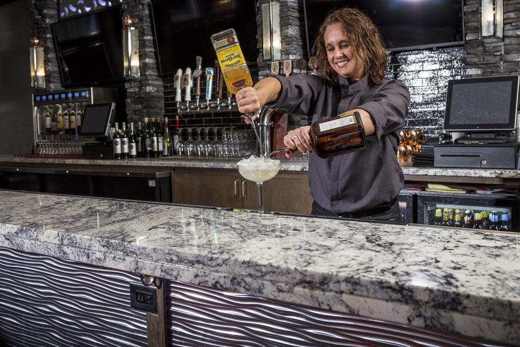 Holiday Inn Coralville - Iowa City By Ihg Buitenkant foto