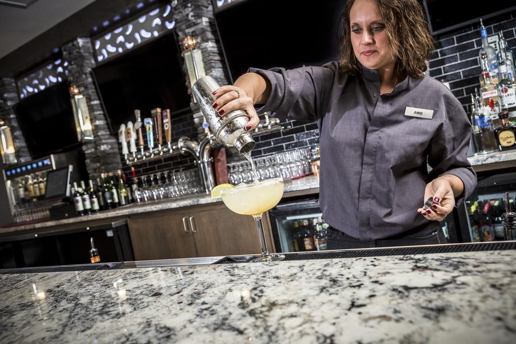 Holiday Inn Coralville - Iowa City By Ihg Buitenkant foto
